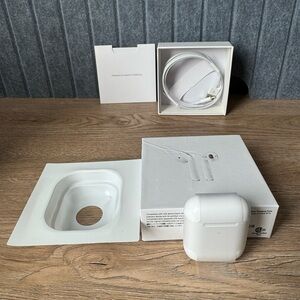 Apple AirPods with Charging Case